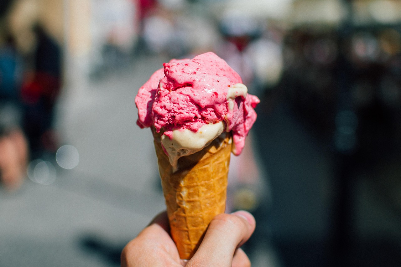 ice cream, cone, strawberry ice cream, dessert, food, nature, sweet, summer
